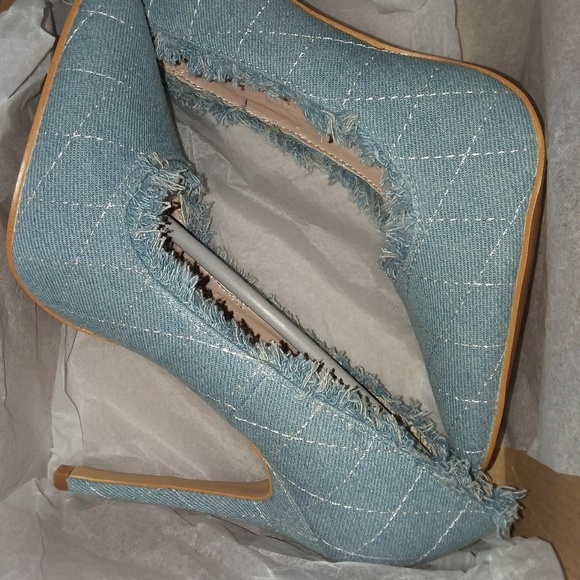 Shoe Republic Denim  Pointed Toe Quilted Heels - Picture 5 of 6